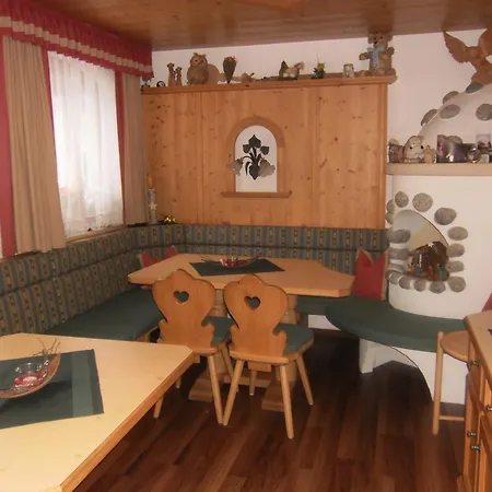 Berghof Geisler Aparthotel 4*